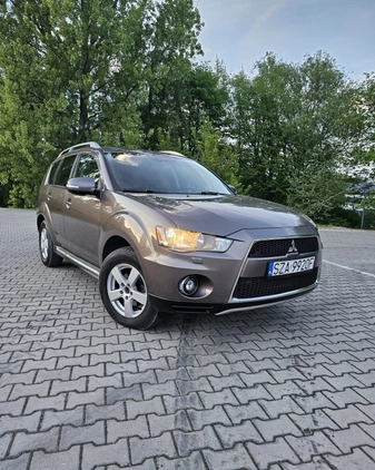 Mitsubishi Outlander cena 27500 przebieg: 273882, rok produkcji 2010 z Poręba małe 106